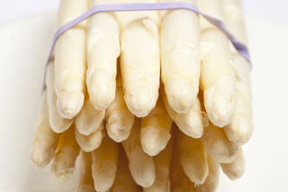 How to cook white asparagus