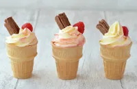 Raspberry ripple ice cream cupcakes