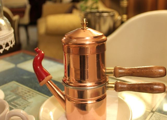 How to prepare coffee with the Neapolitan coffee maker 