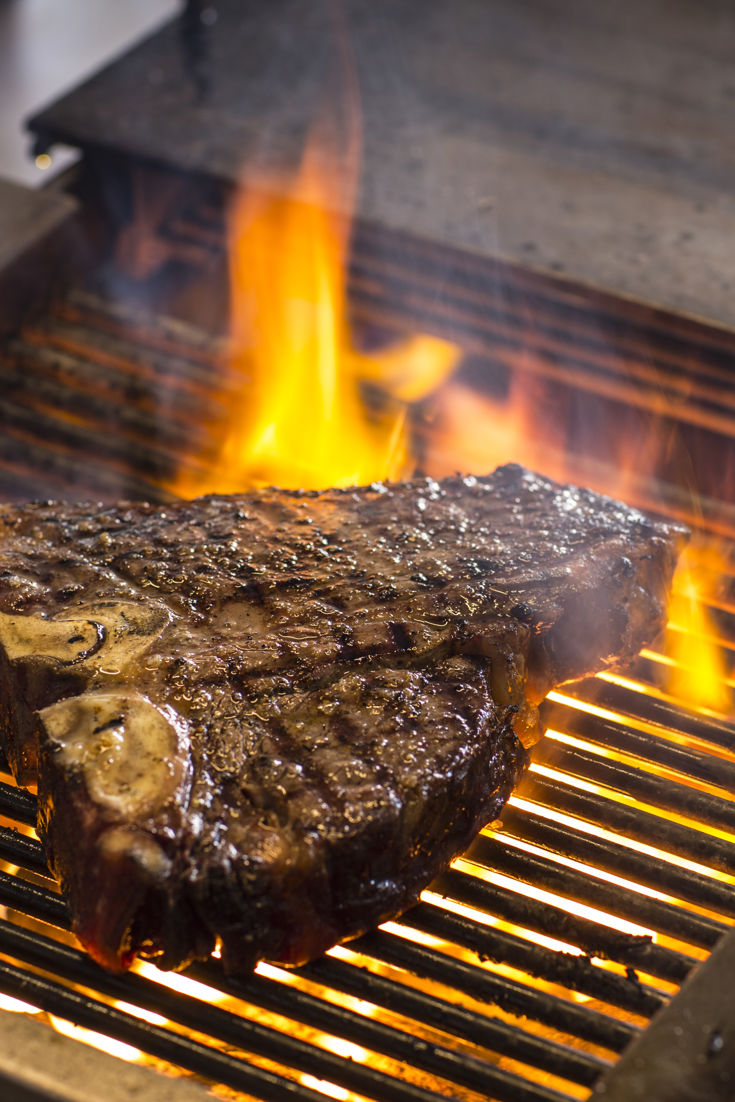 Grilling t clearance bone steak charcoal