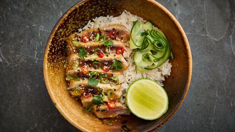 Tataki-style tuna poke bowl with ginger soy butter