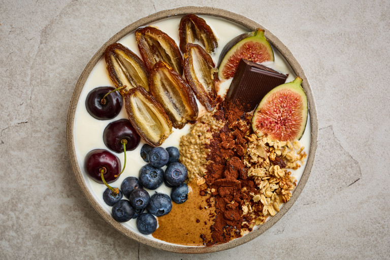 Tiramisu-inspired yoghurt bowl