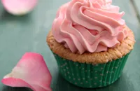 Rosewater pistachio cupcakes with mascarpone cream frosting