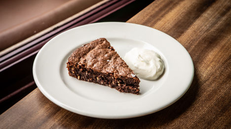 Bitter chocolate and almond cake
