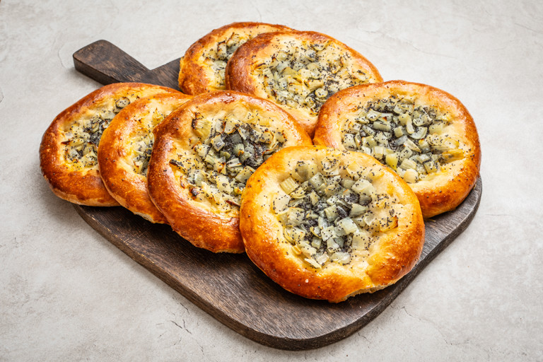 Cebularz lubelski (Polish onion and poppy seed flatbread)