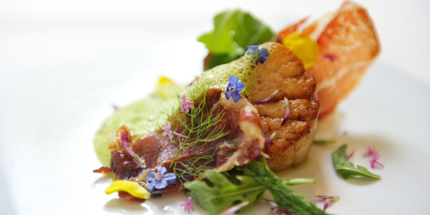 Scallops Recipe With Ibérico Ham & Parsley Foam - Great British Chefs