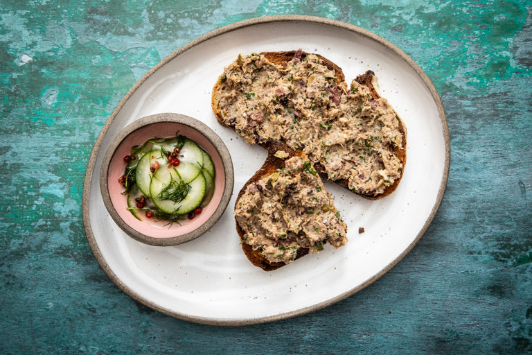 Tinned sardine rillettes with vodka-pickled cucumbers 