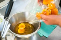 How to cook apricots sous vide