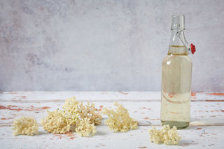 How to make elderflower cordial
