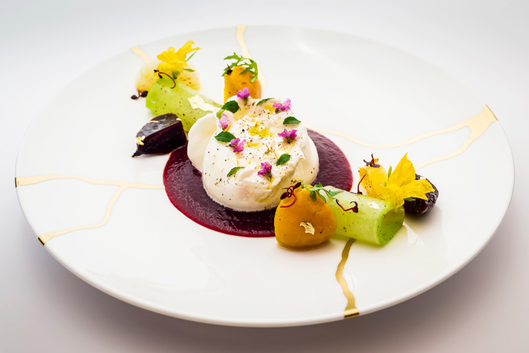 Burrata salad with beetroot and radishes
