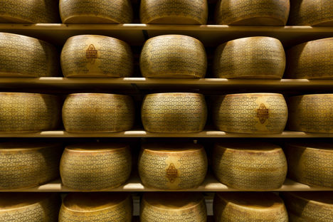 Padano: Cheese - Great Big Grana Italy\'s Chefs British