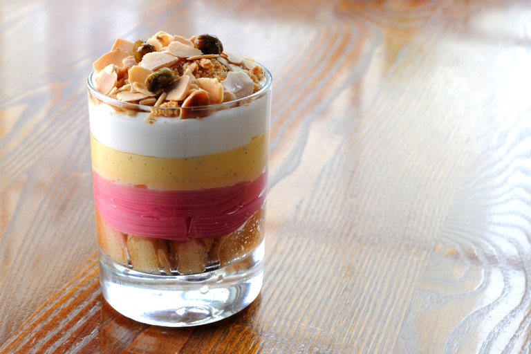 Rhubarb trifle