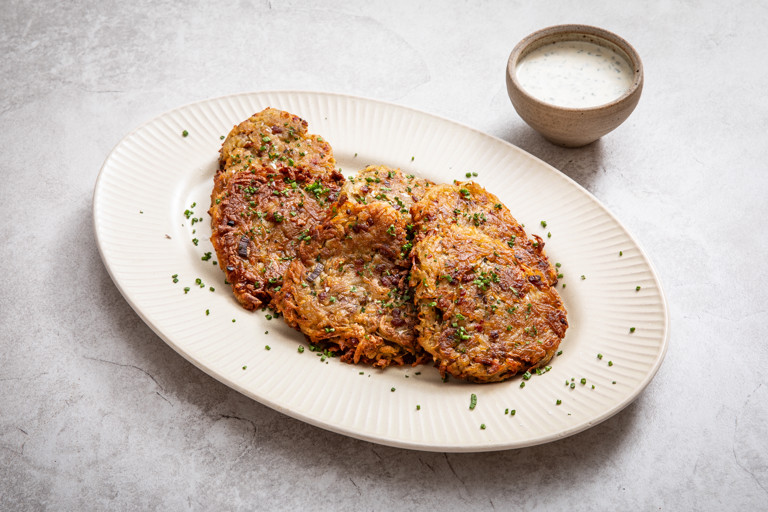 Bacon hash browns with crème fraîche and chive ranch dressing