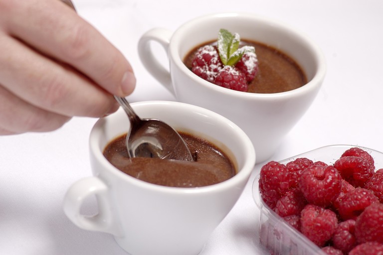 Simple chocolate pots