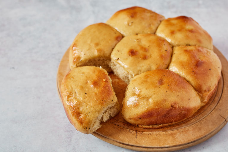 Khorasan dinner rolls