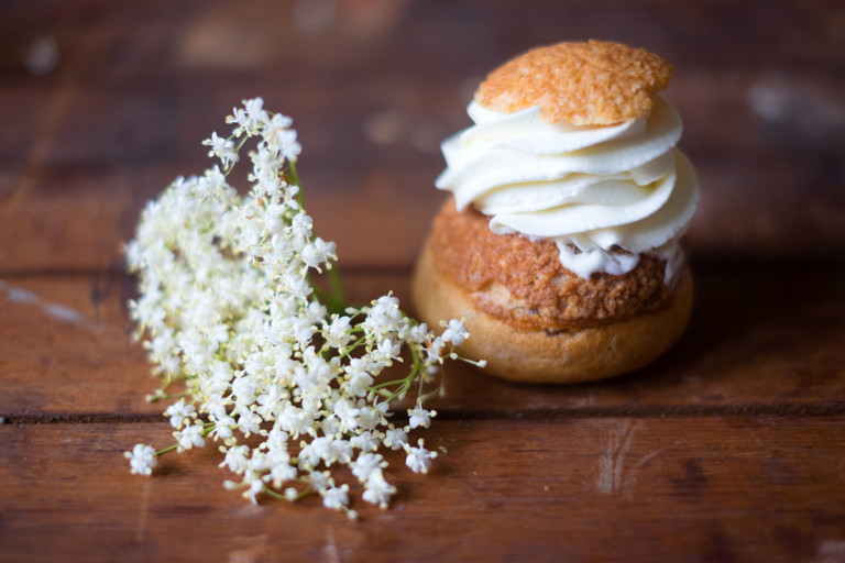Strawberry and elderflower choux buns 