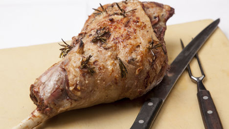 How to carve a cooked leg of lamb