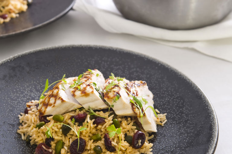 Basmati pilaf with turkey, pistachio, cranberries, parsley and thyme recipe