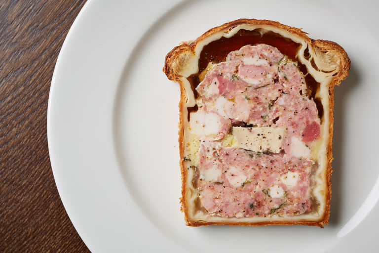 Pate En Croute  : The Perfect Combination of Crust and Meat.