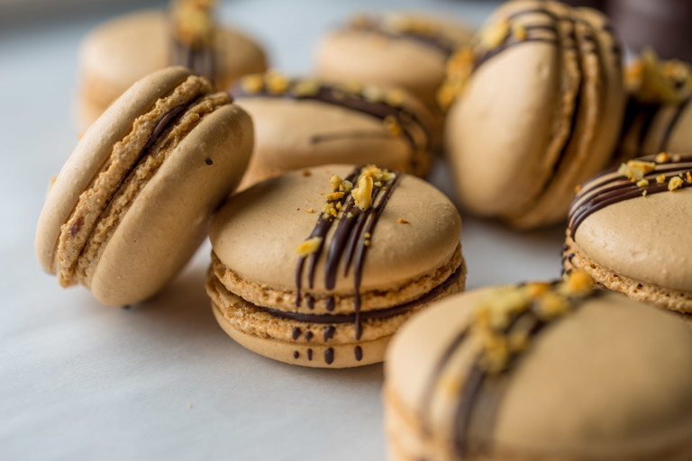 Crunchie macarons