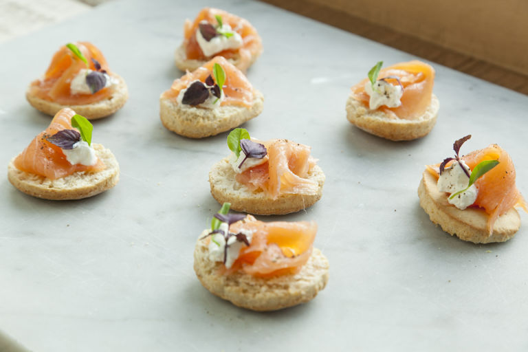 Whole wheat and quinoa biscuit with smoked salmon