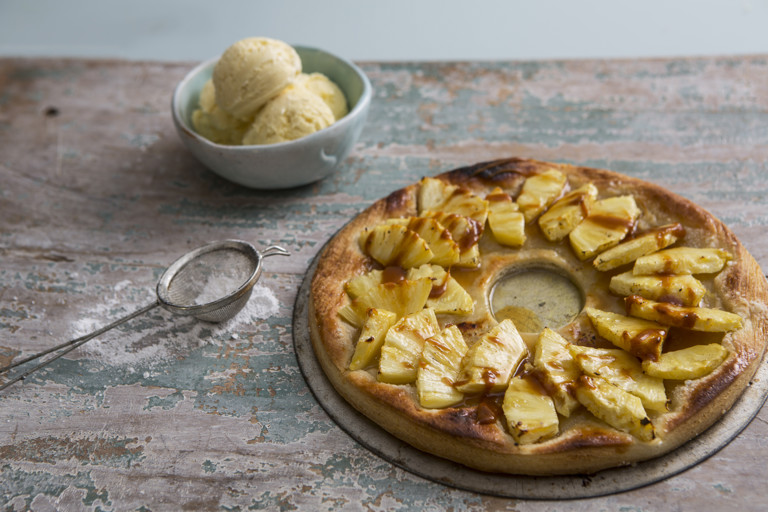 Spiced pineapple puff ring tart