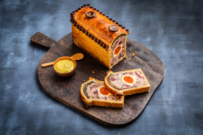 Gammon, egg and pineapple pork pie