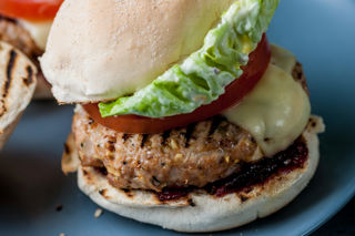 How to barbecue burgers