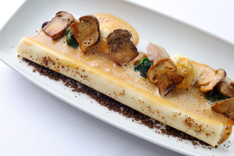 Pasta with ceps and boudin blanc 