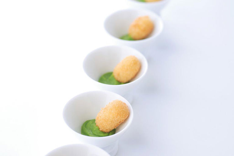 Smoked haddock croquettes with pea purée