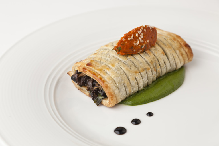 Lifafa mushrooms, braised spinach roasted tomato-sesame chutney