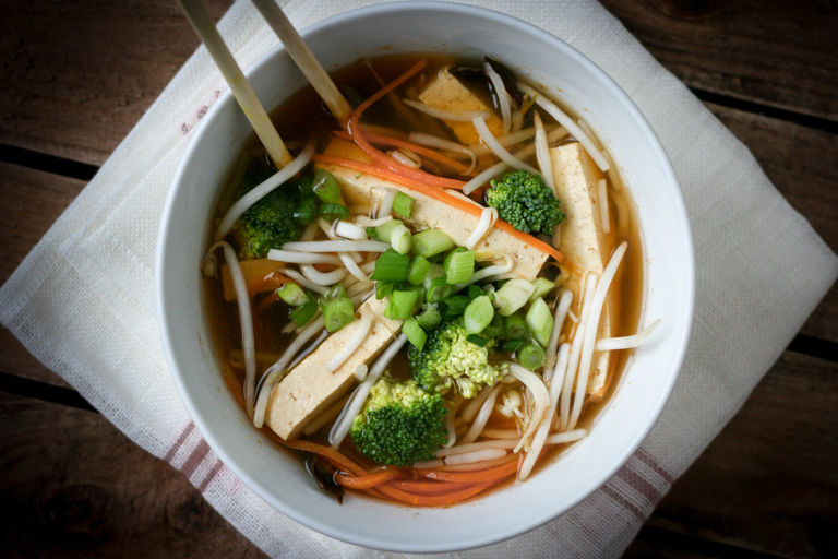 Vegetarian hot and sour soup