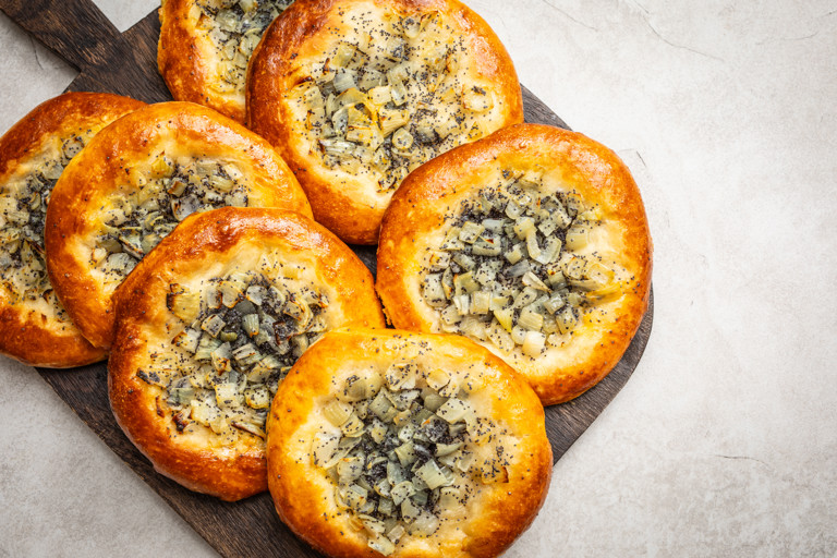 Cebularz lubelski (Polish onion and poppy seed flatbread)
