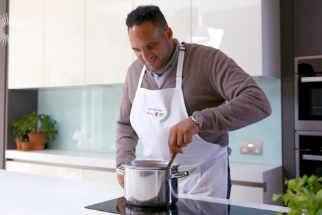 Live and cooking with Michael Caines: simple, healthy 