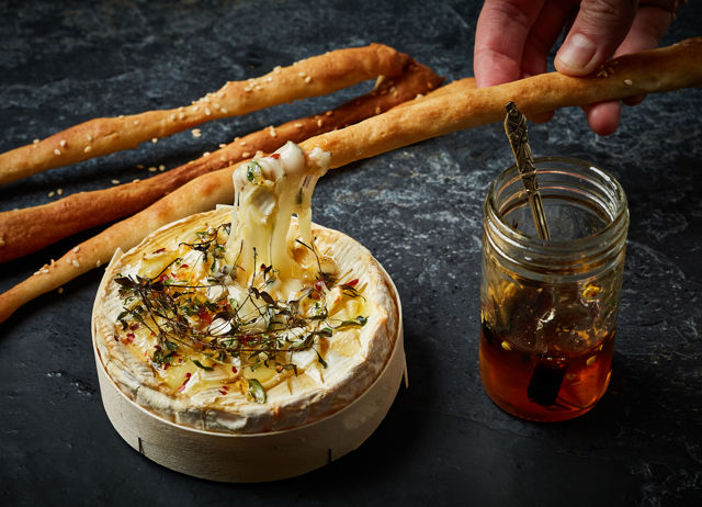 Camembert dish online