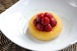 Warm savarin of English raspberries with mint syrup