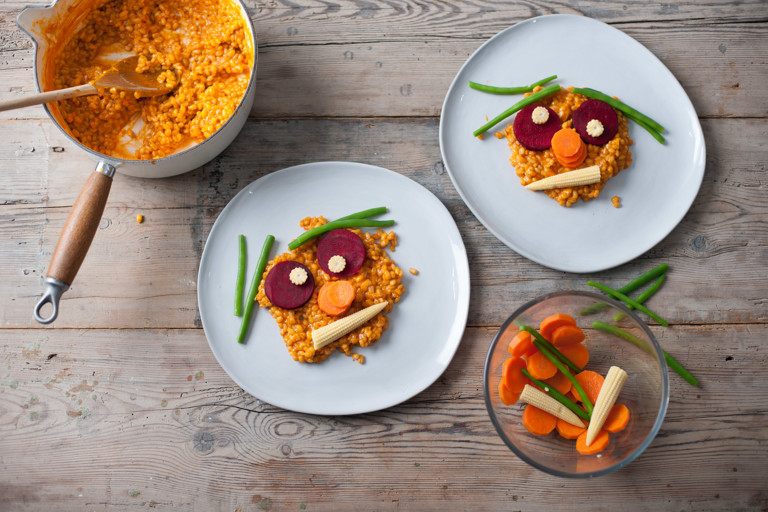 Tomato and vegetable risotto faces