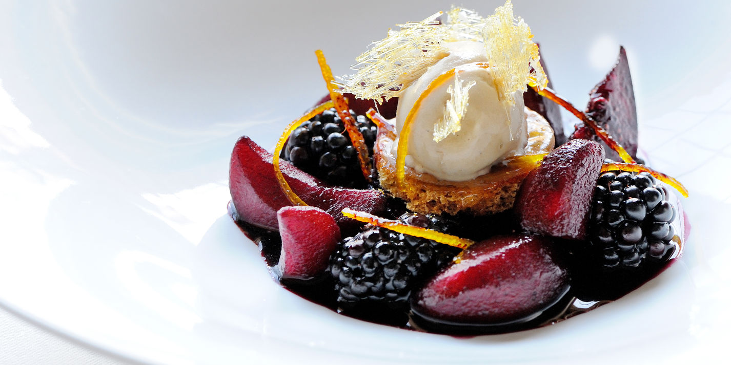 Mulled winter fruits with cinnamon ice cream