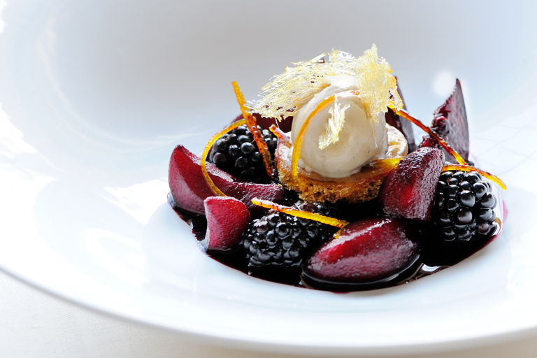 Mulled winter fruits with cinnamon ice cream