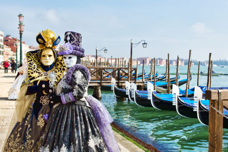 Where to eat frìtole during the Venetian Carnival - Great Italian Chefs