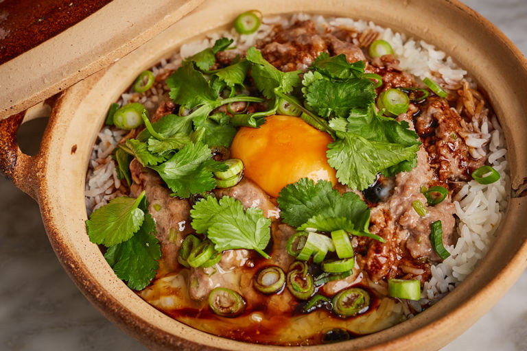 Claypot rice with minced beef