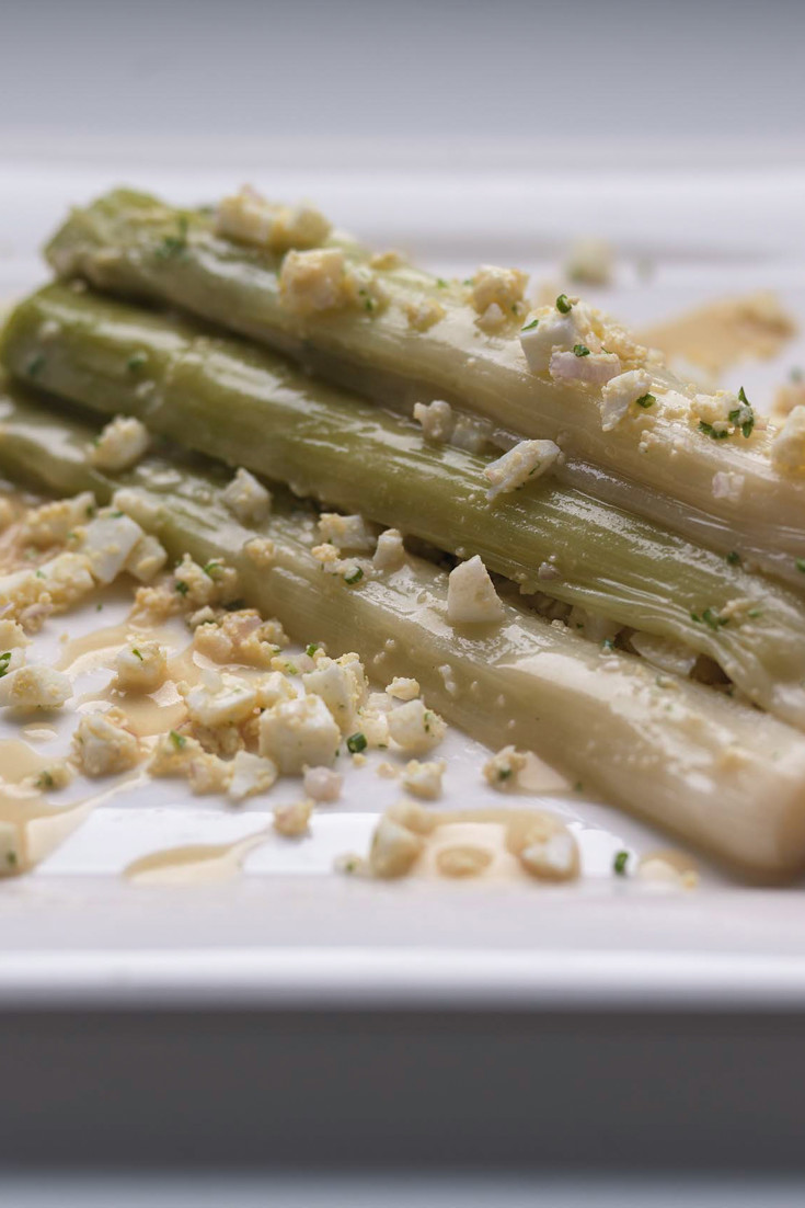Leeks Recipe With Vinaigrette & Eggs Mimosa - Great British Chefs