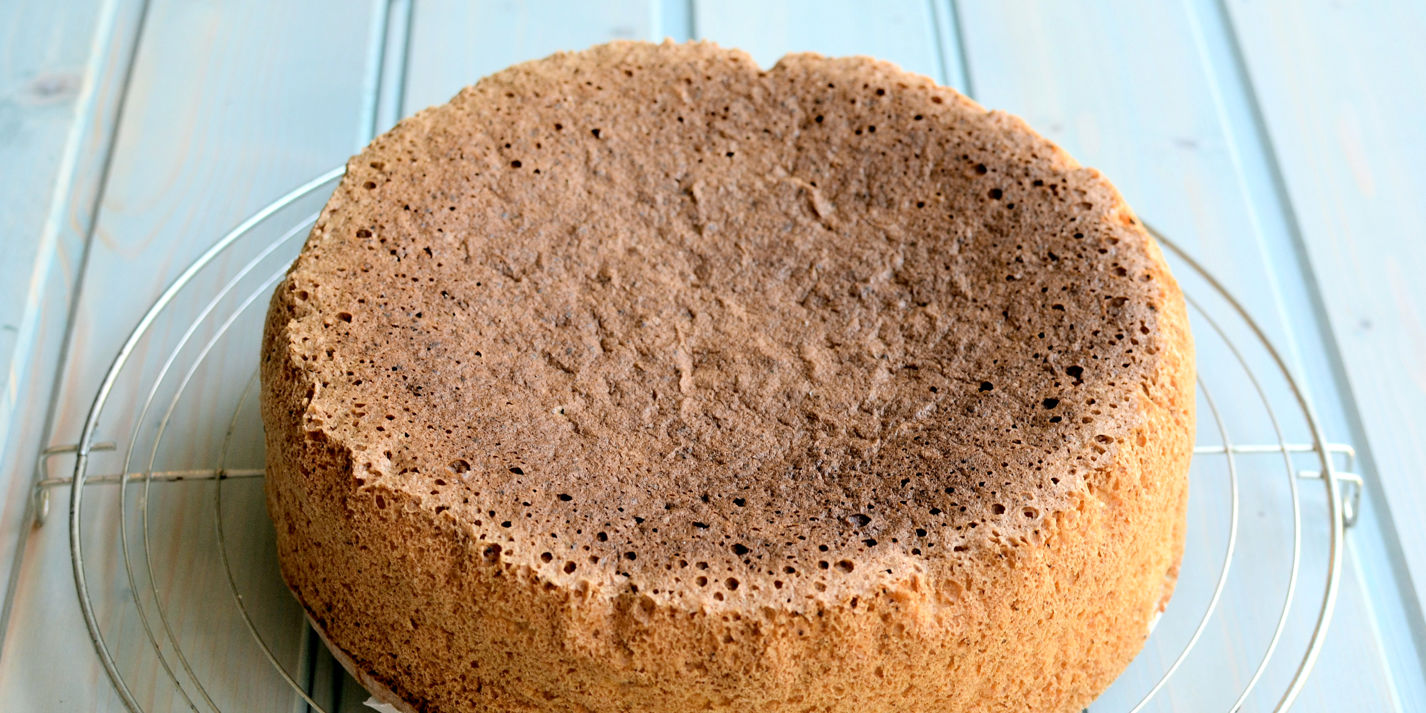 Fatless Chocolate Sponge Cake with Eggs recipe