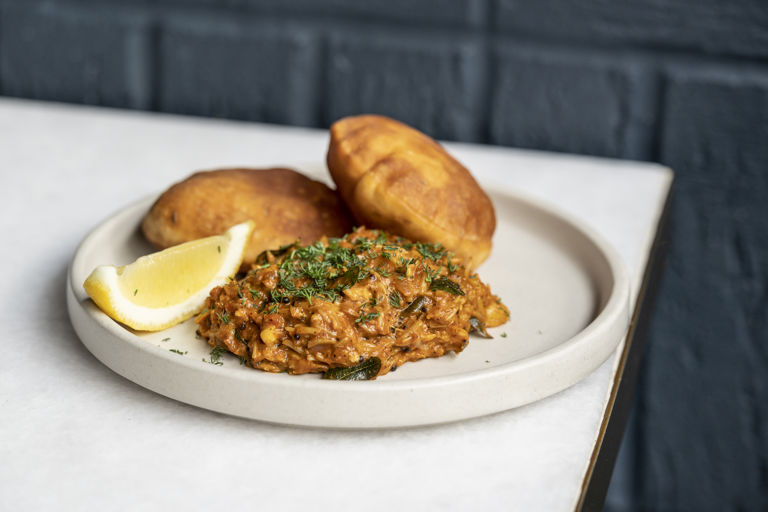 Mangalore buns with crab sukka