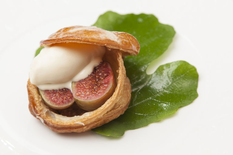 Black figs in rough puff pastry with fig ice cream