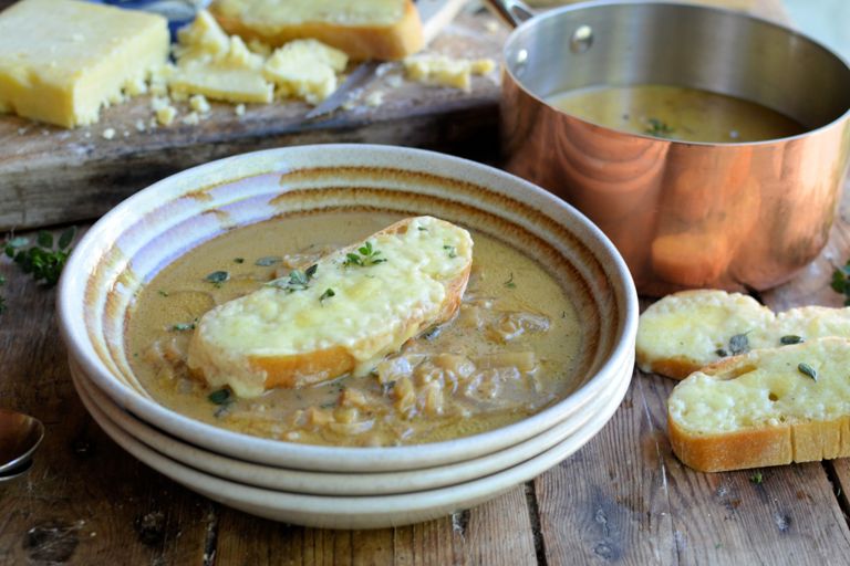 Cider and onion soup with grilled cheddar croutons