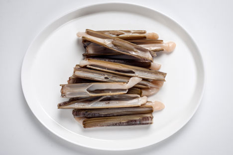 How to grill razor clams