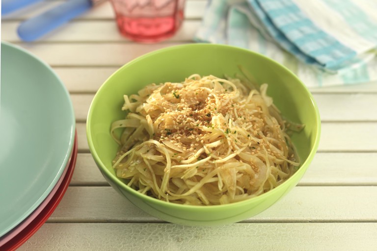 Oriental coleslaw salad