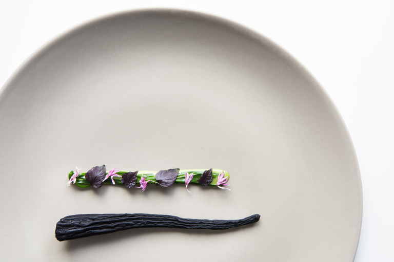 Carrots with emulsion of herbs