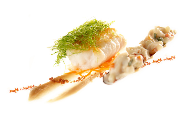 Ling and razor clams with seaweed, bacon and samphire